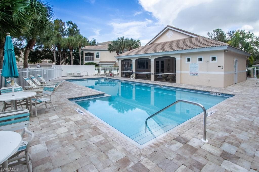 1044 Woodshire LN B210-21