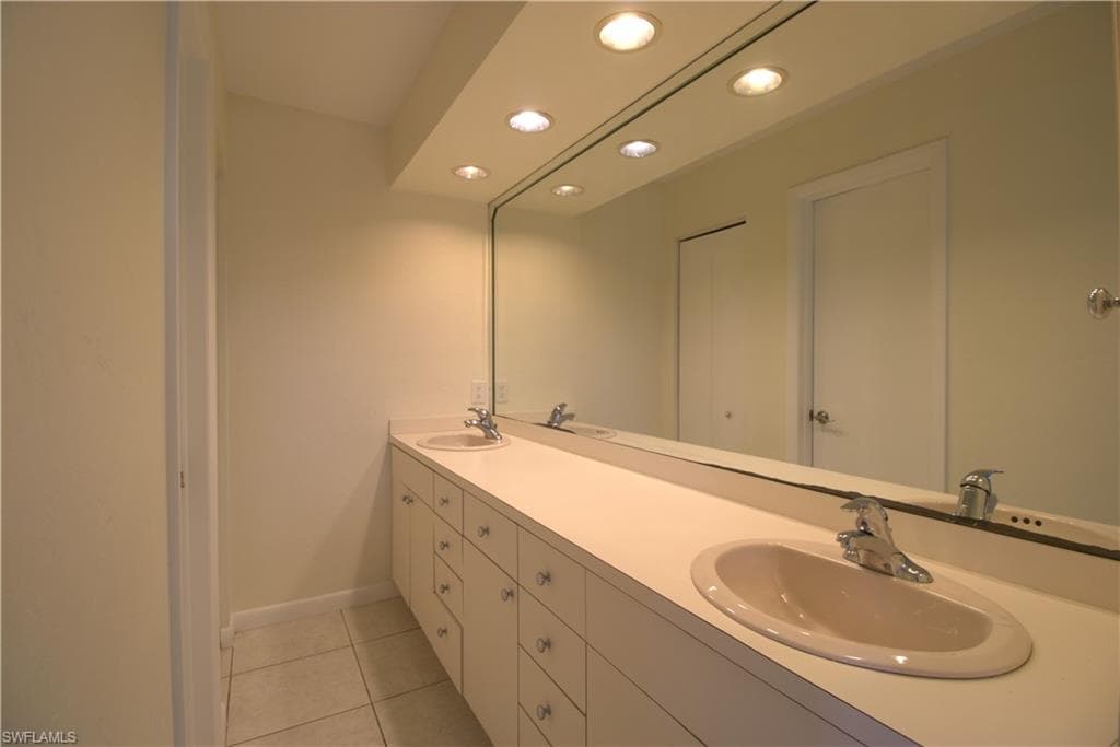 5043 Genesee PKWY-39