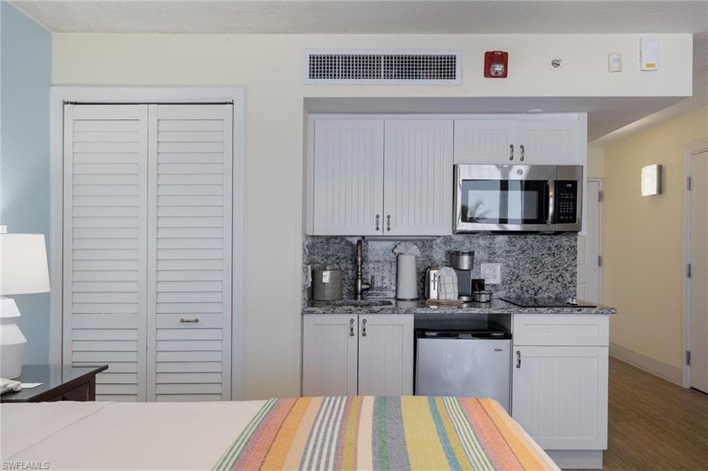 140 Estero BLVD 2302-6