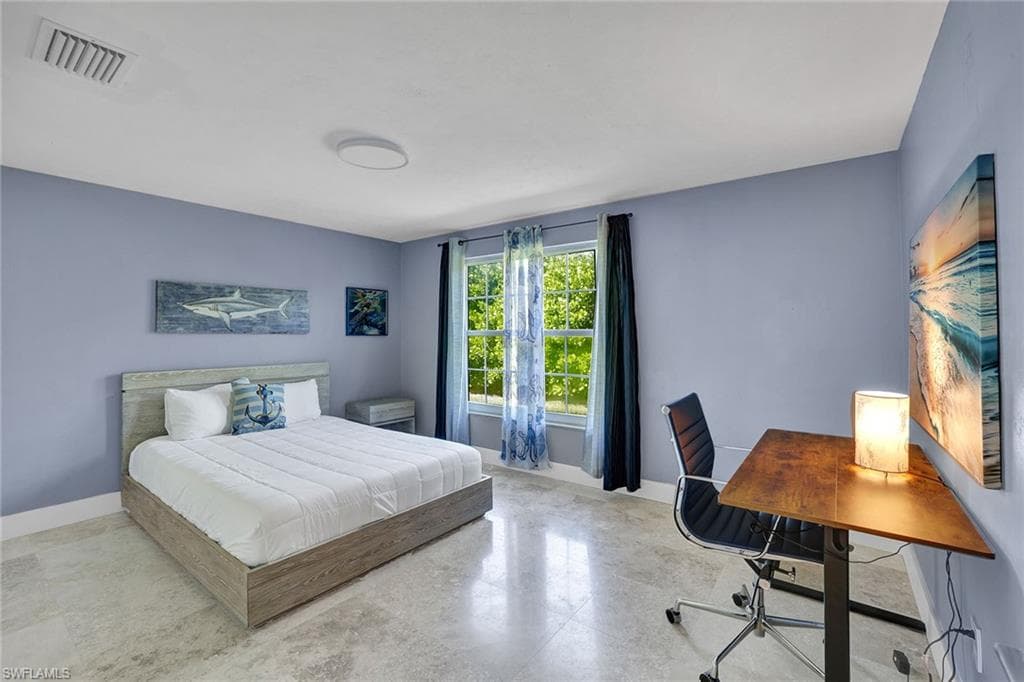 921 Scott DR-23