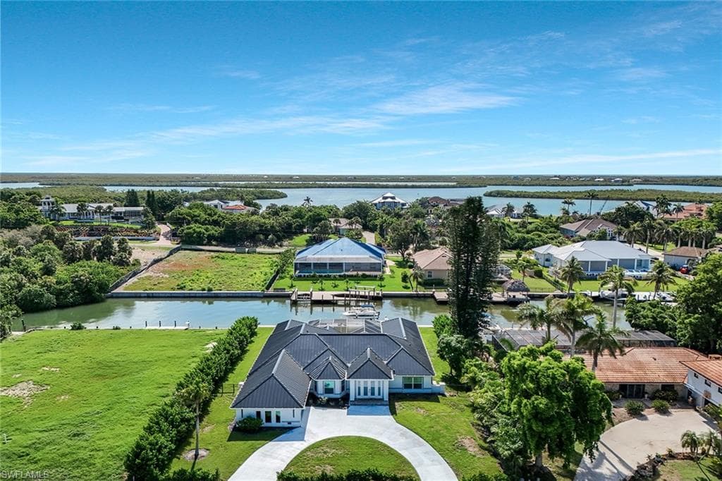 921 Scott DR-42