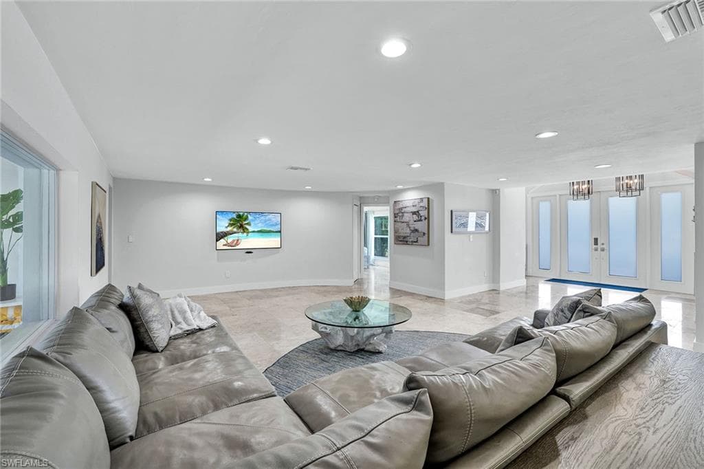 921 Scott DR-13