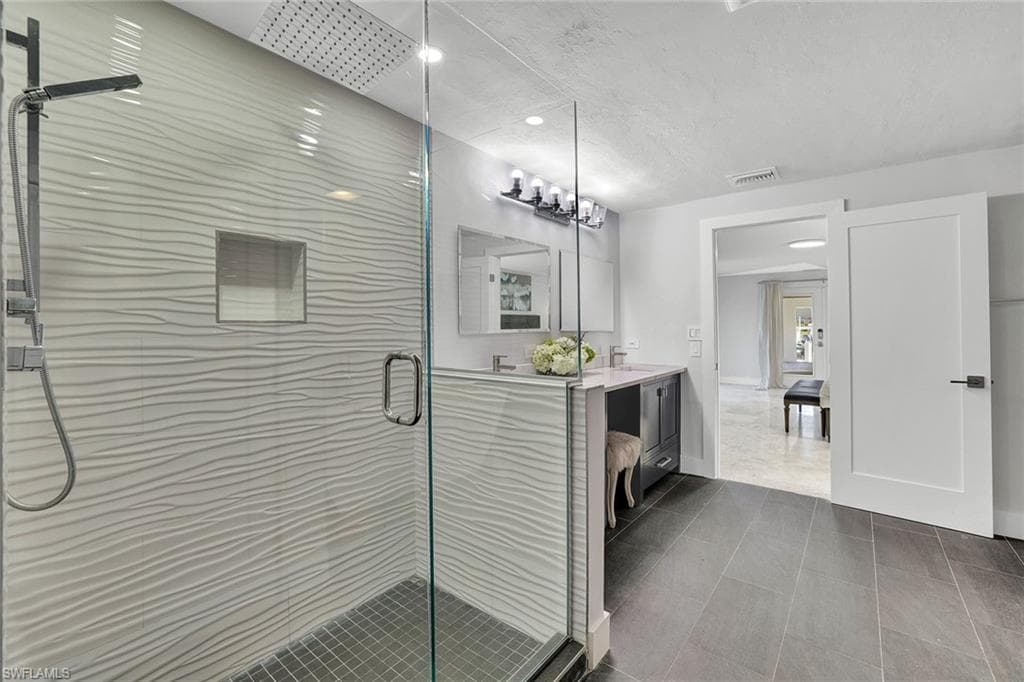921 Scott DR-17