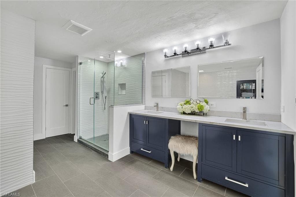 921 Scott DR-16