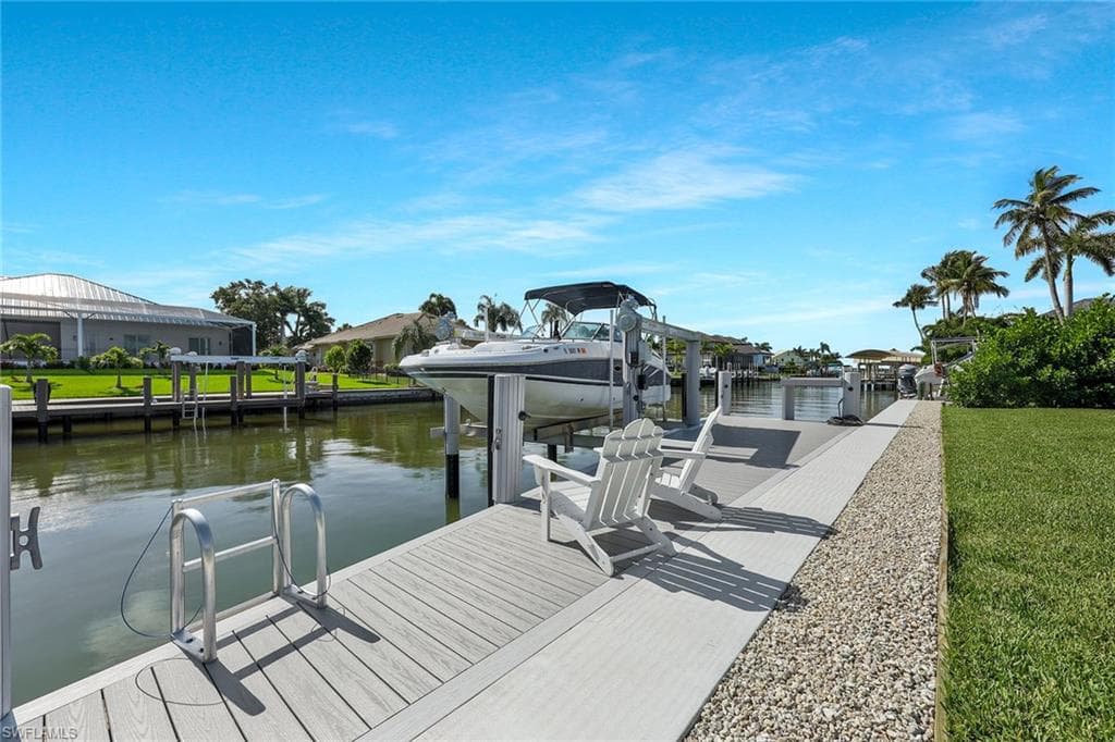 921 Scott DR-33