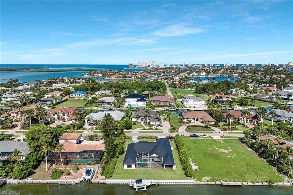921 Scott DR-44