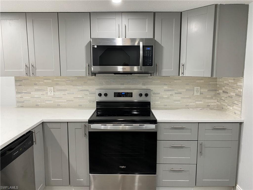 1521 SW 47th TER 102-1