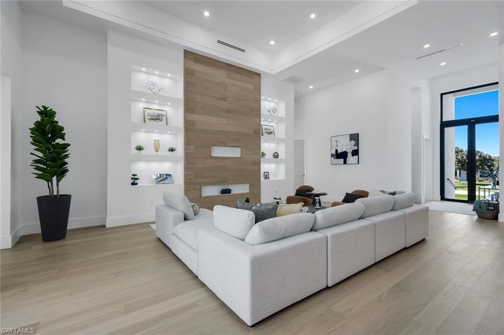 1248 13th AVE N-14