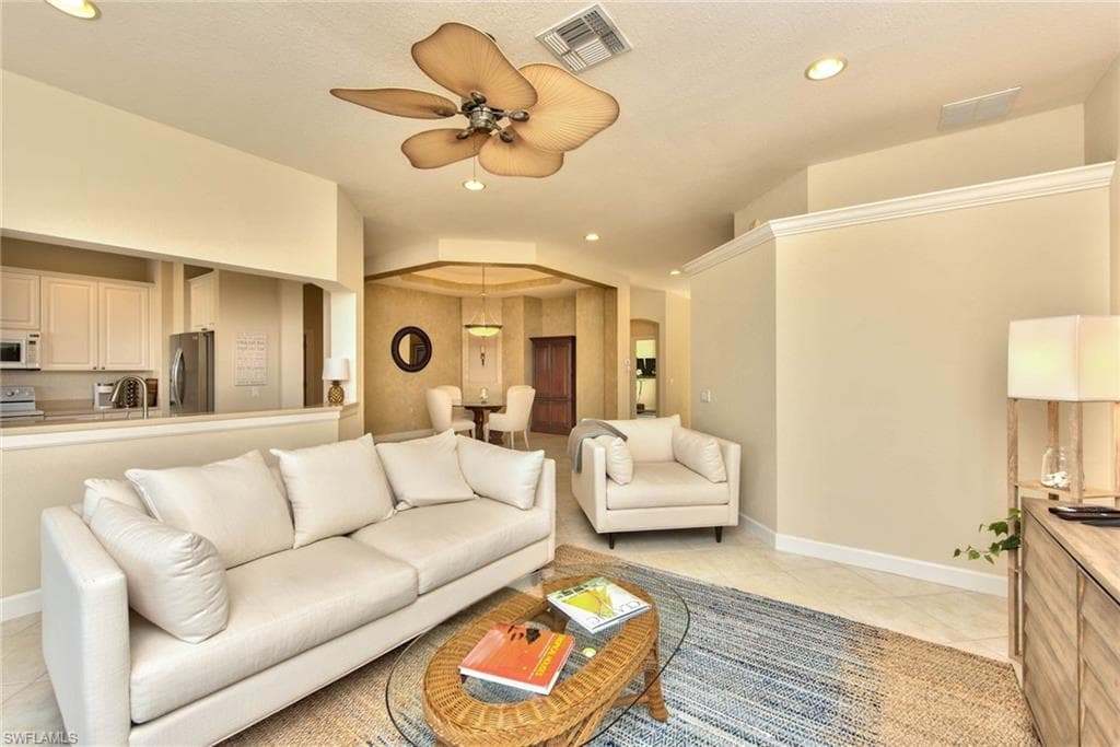9657 Cypress Hammock CIR 202-9