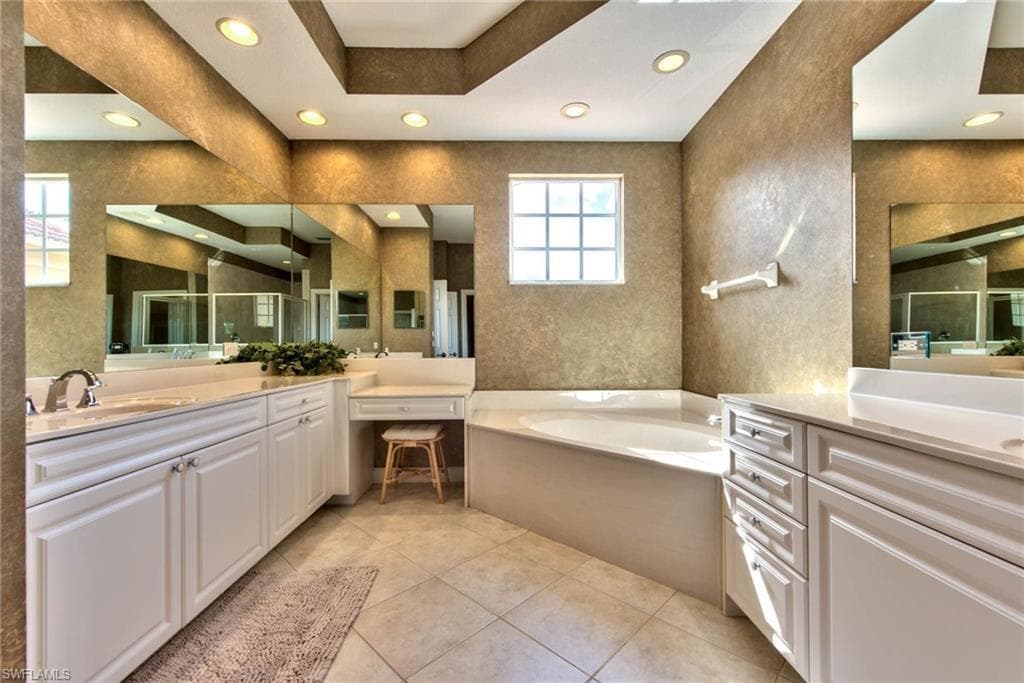 9657 Cypress Hammock CIR 202-24