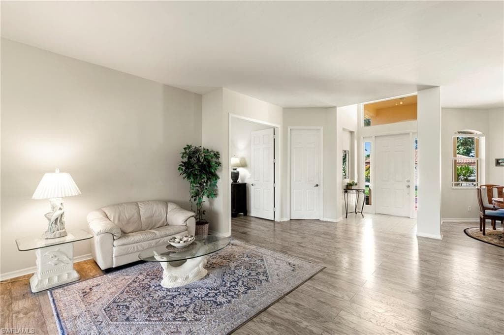 860 Grand Rapids BLVD-16