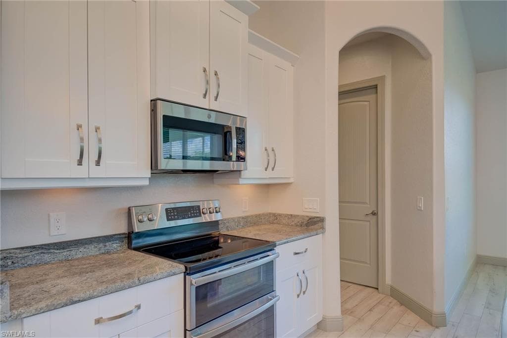 18111 Riverchase CT-16