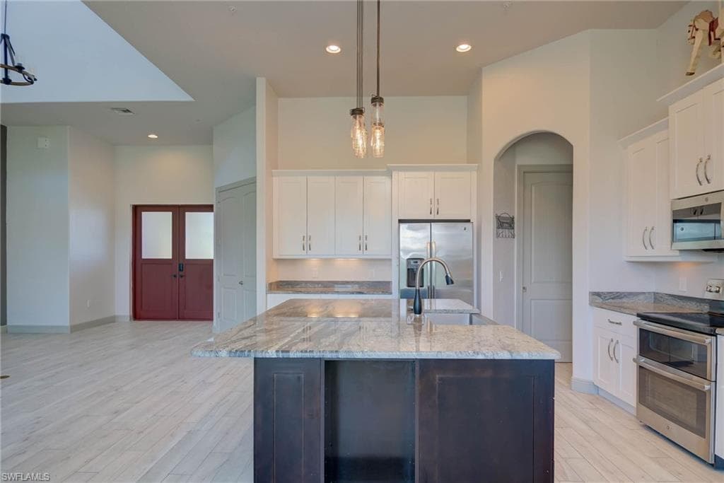 18111 Riverchase CT-14