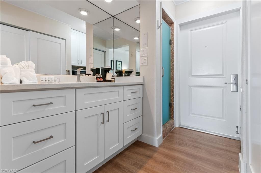 900 Broad AVE S 133/134-18