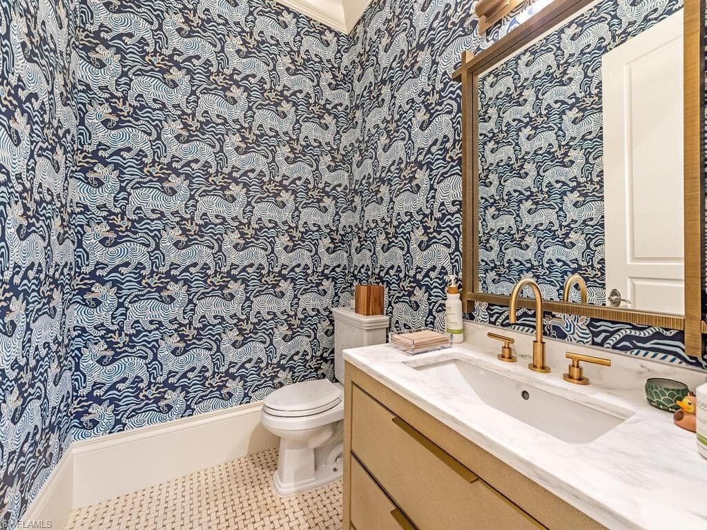 2087 RIVOLI CT-15