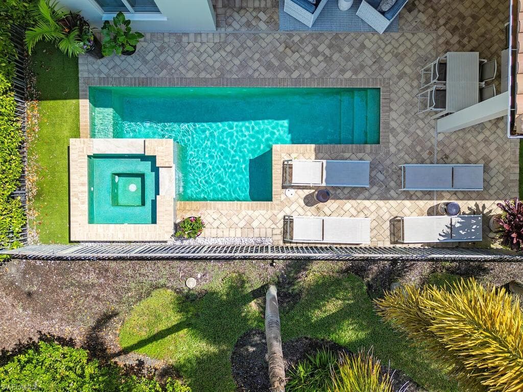 2087 RIVOLI CT-21