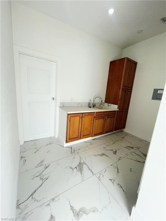 5321 Warren ST-23