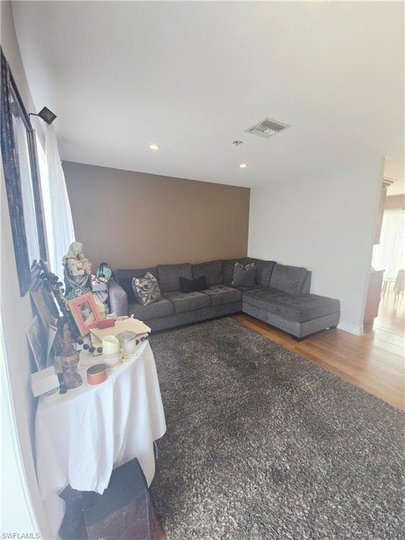 5321 Warren ST-3
