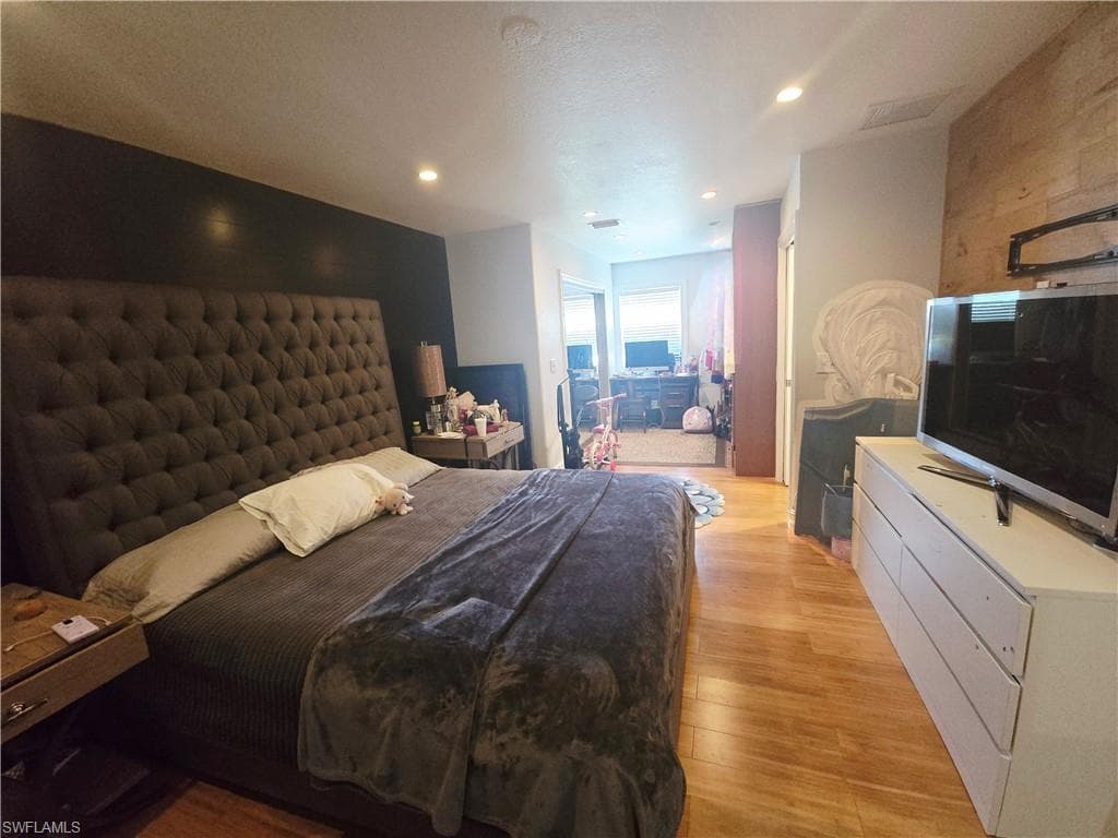 5321 Warren ST-9
