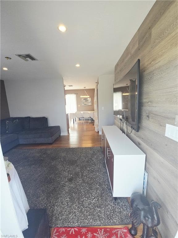 5321 Warren ST-4