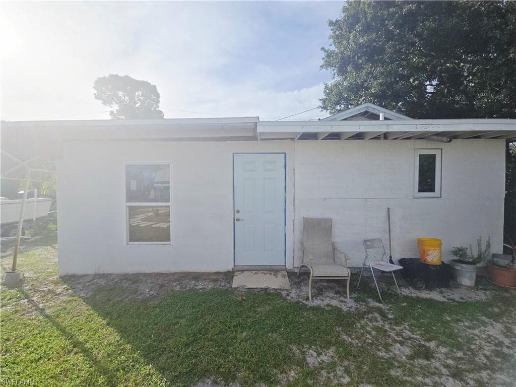 5321 Warren ST-25