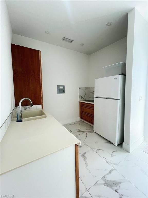 5321 Warren ST-21