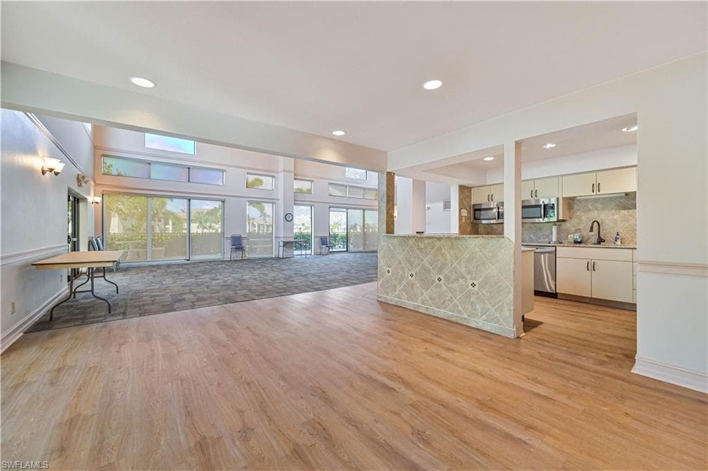 8366 Charter Club CIR 8-22