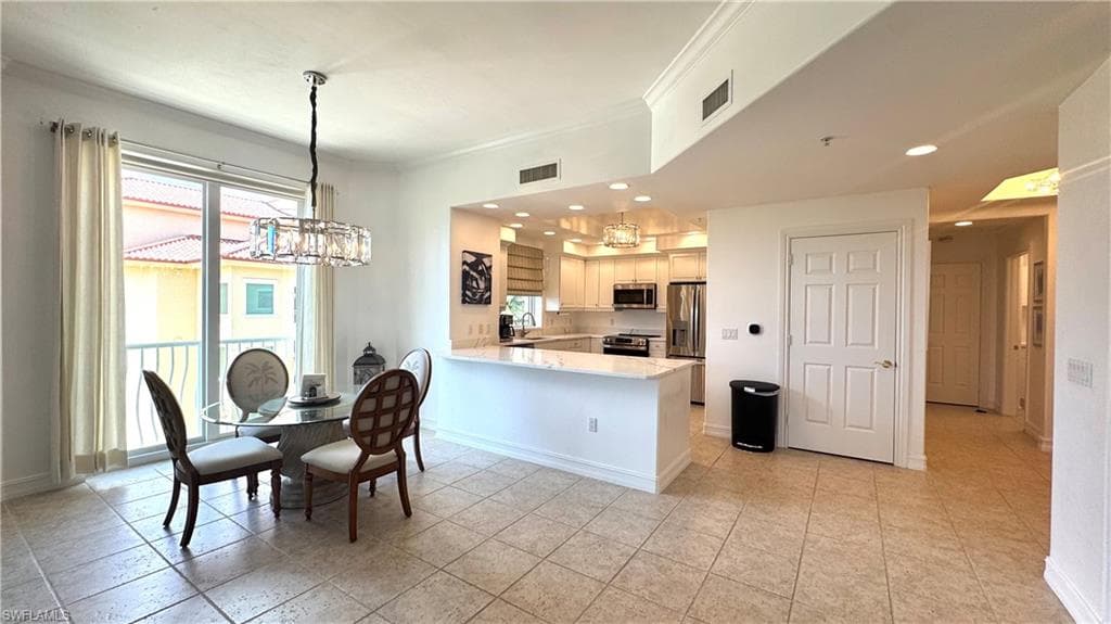 2738 Tiburon BLVD E B405-5