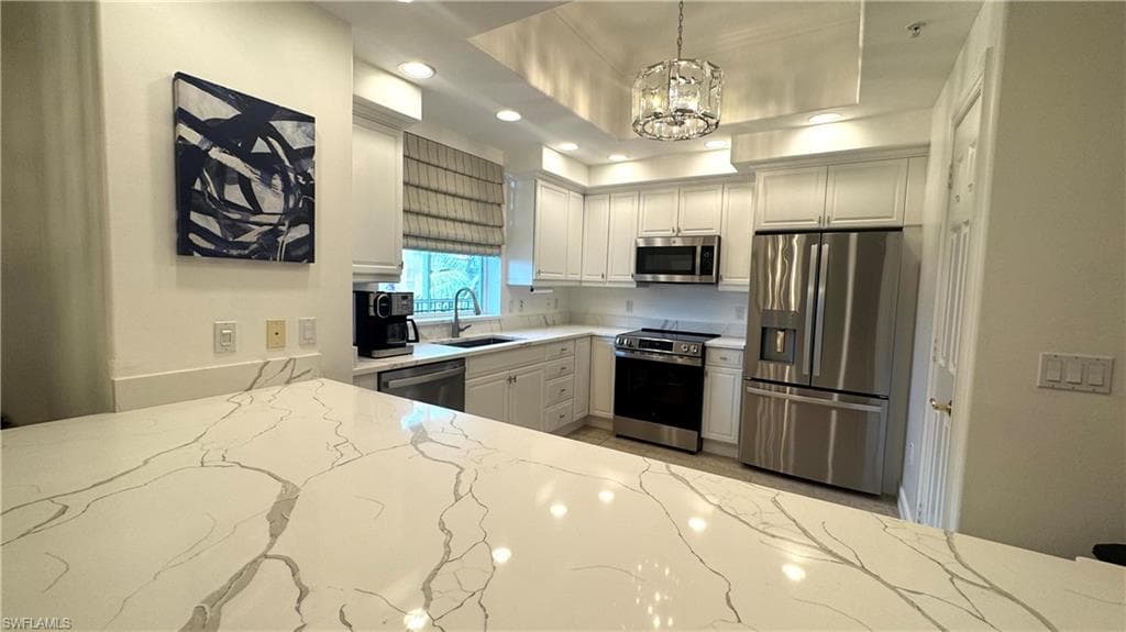 2738 Tiburon BLVD E B405-8