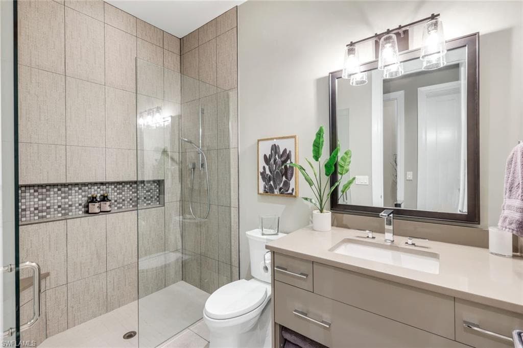112 Hickory RD-29