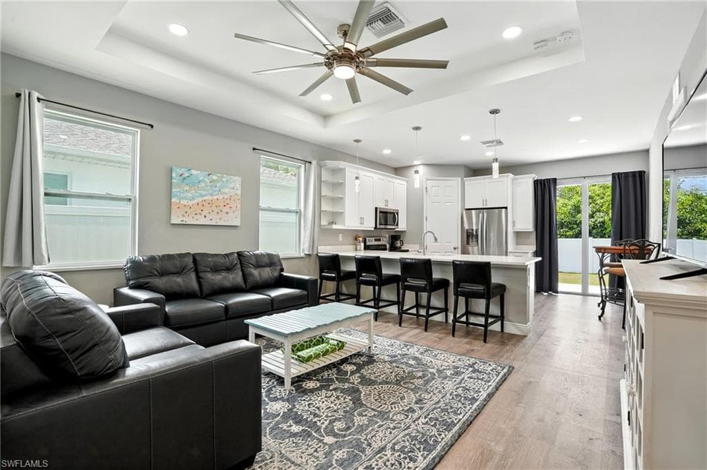 10140 Carolina ST-7