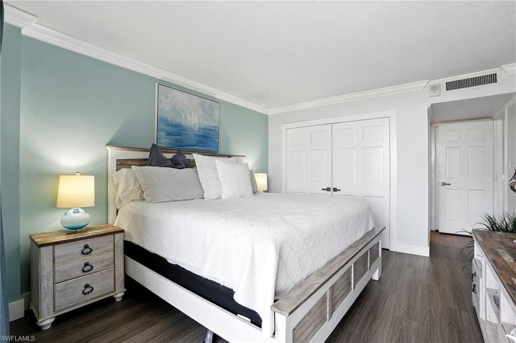 440 Seaview CT 201-18