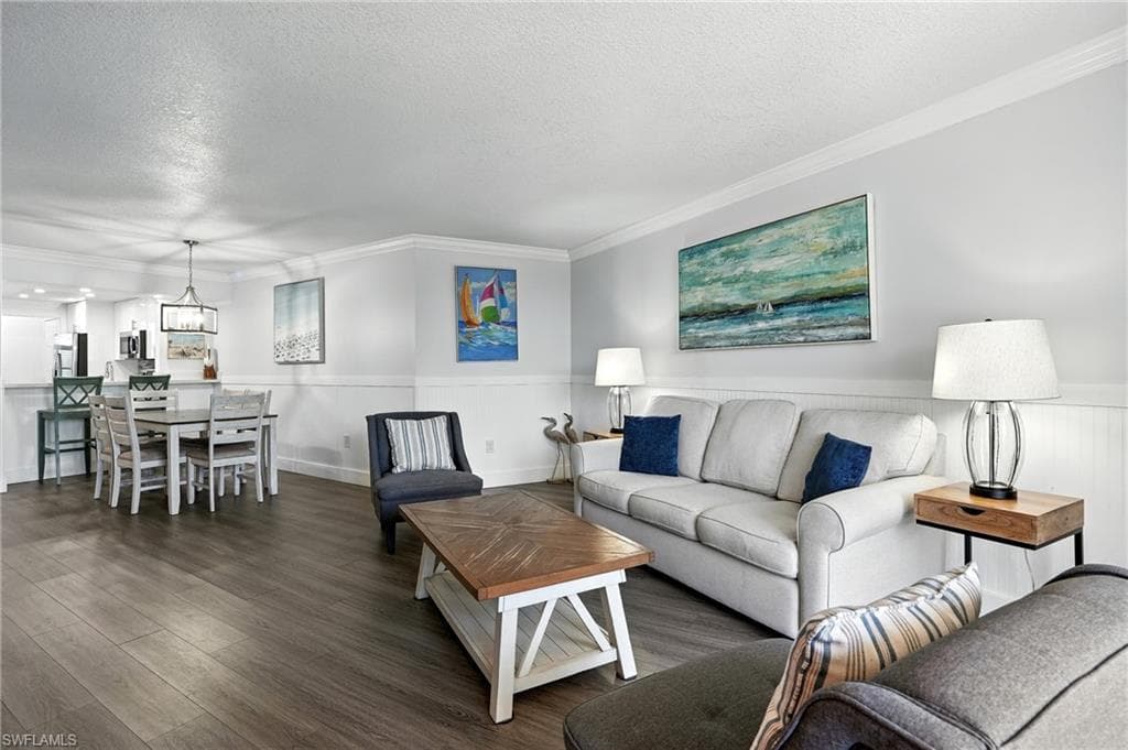 440 Seaview CT 201-11