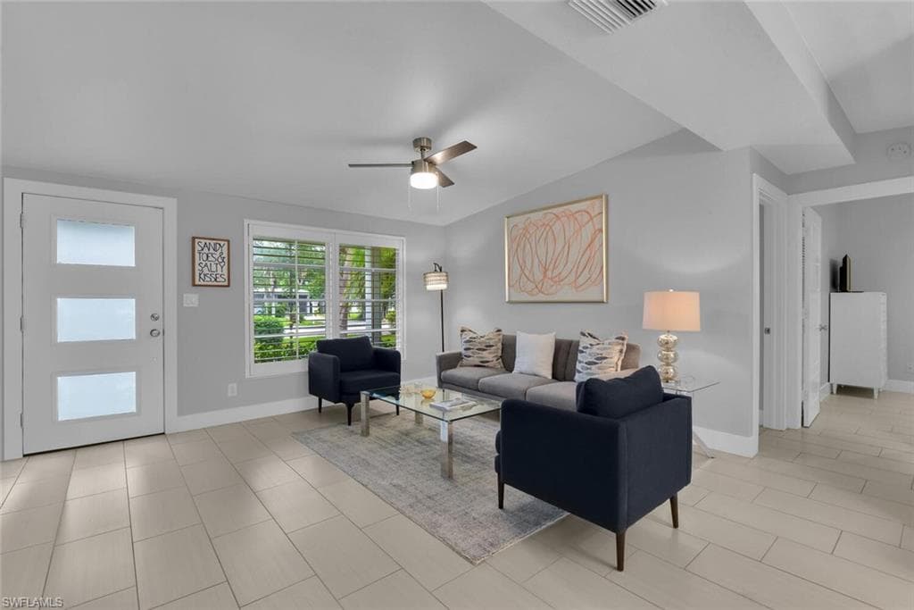 2048 Harbor LN-2