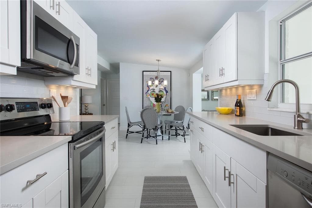 2048 Harbor LN-5