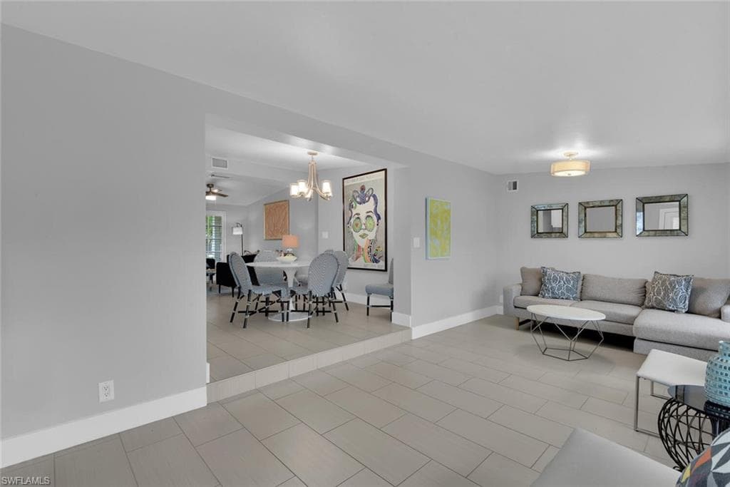2048 Harbor LN-11