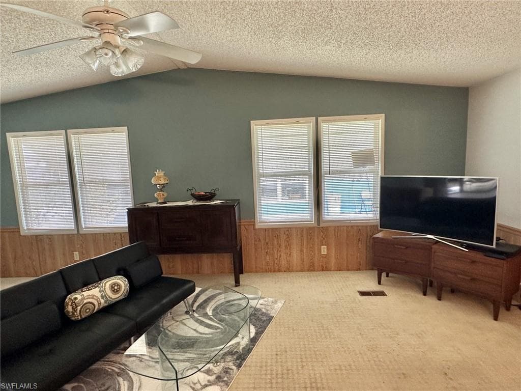 3165 Bunny Run DR-18