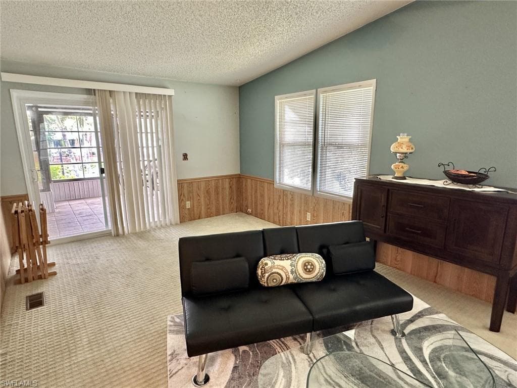 3165 Bunny Run DR-19