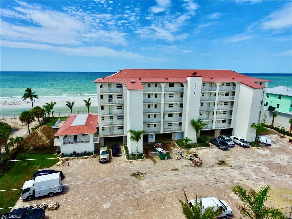 5000 Estero BLVD 203-4