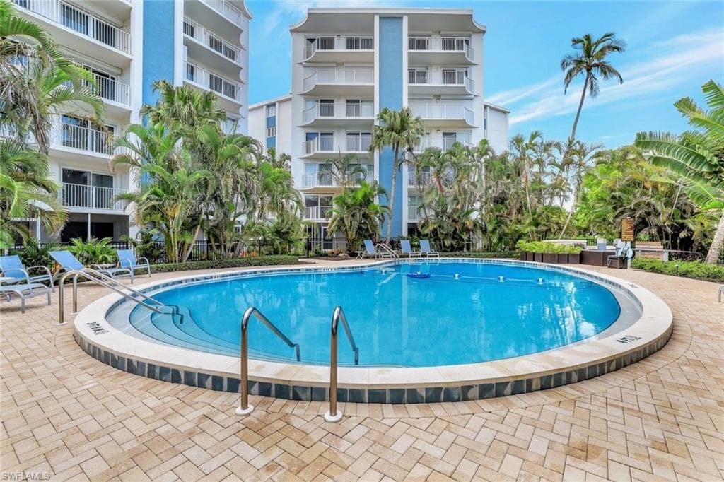 1300 Gulf Shore BLVD N 406-2