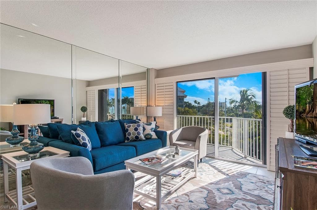 1300 Gulf Shore BLVD N 406-7