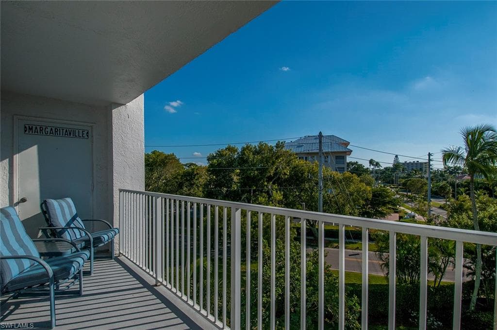 1300 Gulf Shore BLVD N 406-18