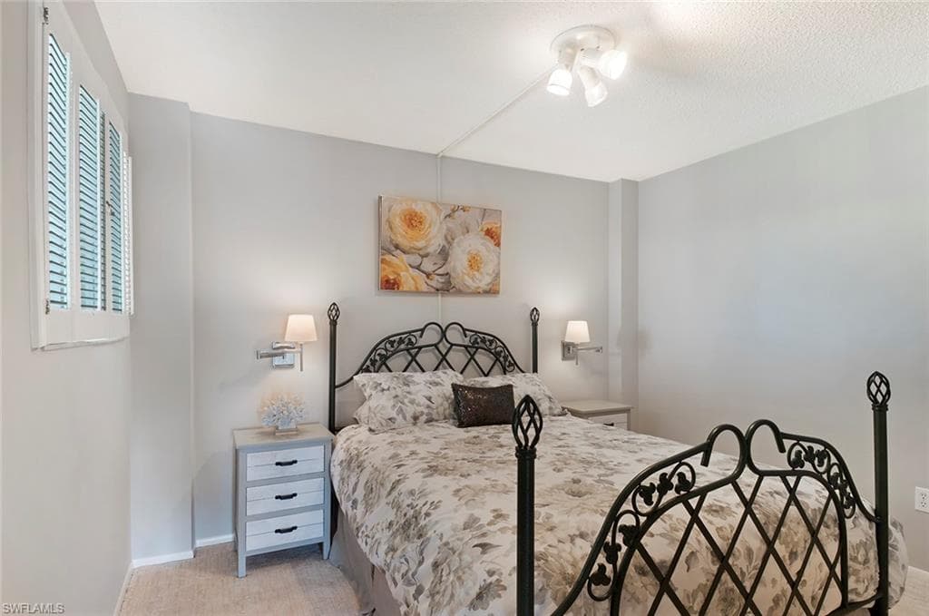1300 Gulf Shore BLVD N 406-15