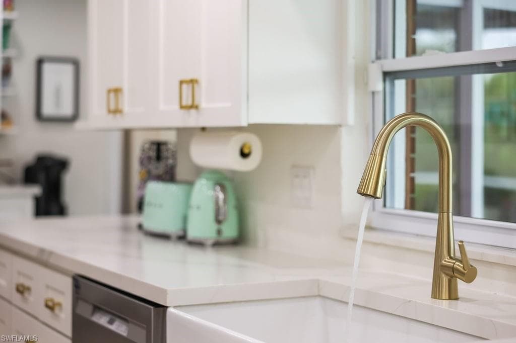 1771 Coral WAY-9
