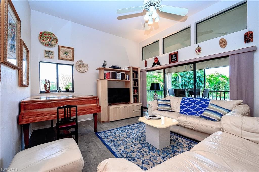559 Beachwalk CIR U204-8