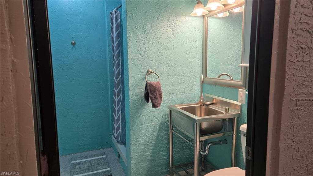 12208 Siesta DR-23