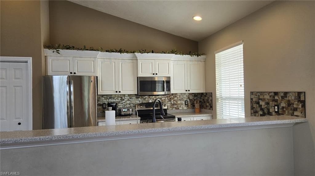 12208 Siesta DR-10