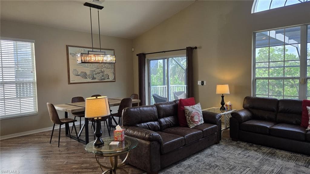 12208 Siesta DR-11