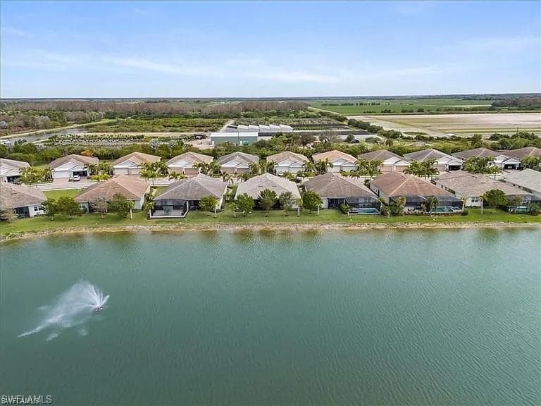 14672 Edgewater CIR-27