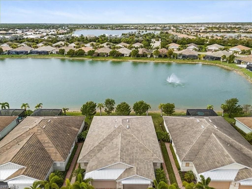 14672 Edgewater CIR-26